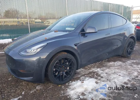 2020 Tesla Model Y Long Range Dual Motor All-Wheel Drive z USA, uszkodzony, nr VIN 5YJYGDEE7LF044433